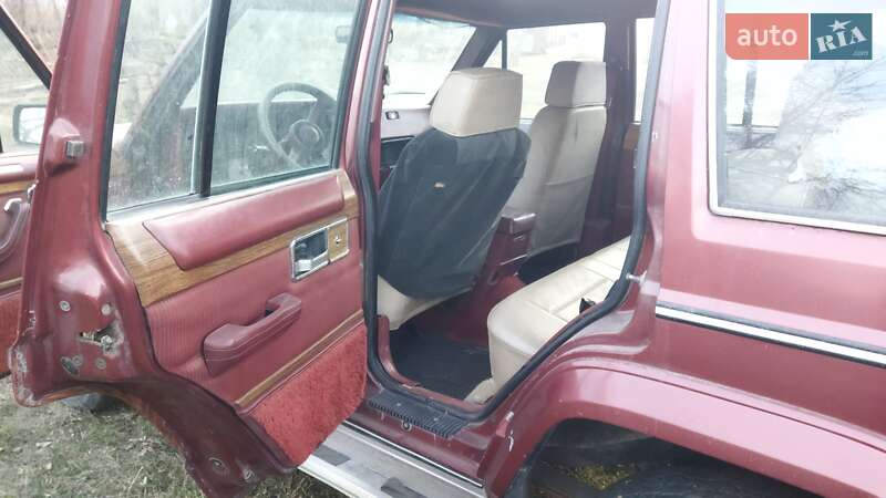 Внедорожник / Кроссовер Jeep Cherokee 1988 в Бережанах