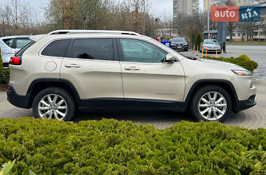 Внедорожник / Кроссовер Jeep Cherokee 2014 в 