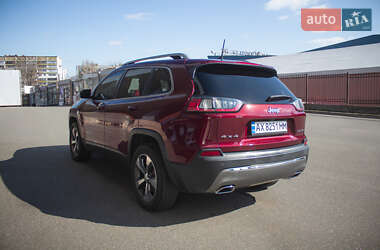 Внедорожник / Кроссовер Jeep Cherokee 2018 в 