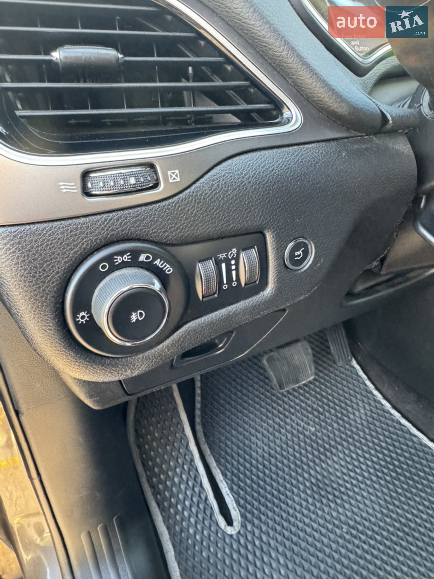 2018 Jeep Cherokee - мініатюра 33