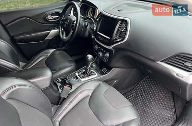 Внедорожник / Кроссовер Jeep Cherokee 2017 в Николаеве