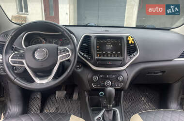 Позашляховик / Кросовер Jeep Cherokee 2016 в 