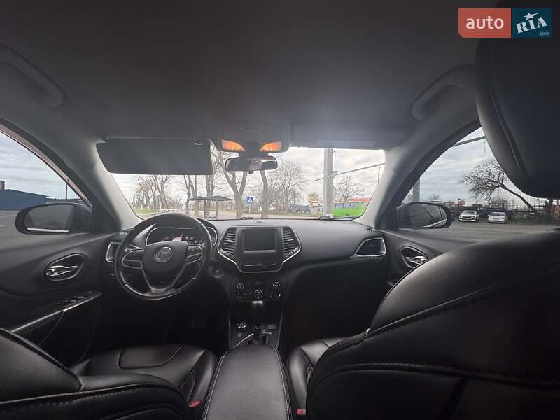 Внедорожник / Кроссовер Jeep Cherokee 2018 в Одессе
