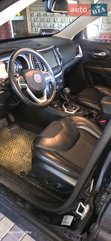 Позашляховик / Кросовер Jeep Cherokee 2016 в Чернігові