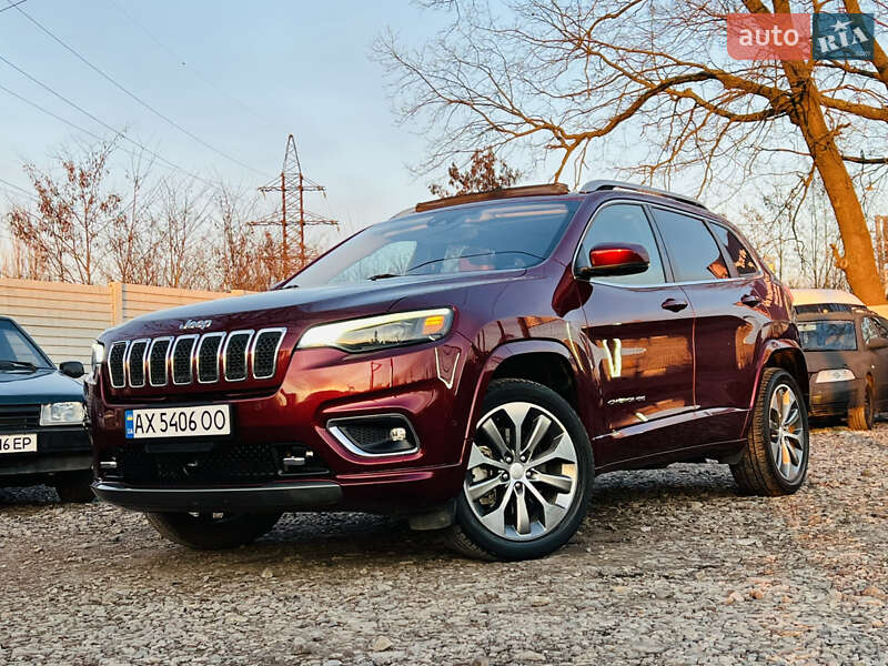 Внедорожник / Кроссовер Jeep Cherokee 2018 в 