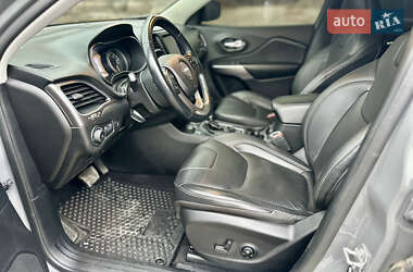 Внедорожник / Кроссовер Jeep Cherokee 2020 в 