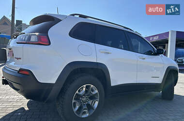 Позашляховик / Кросовер Jeep Cherokee 2018 в 