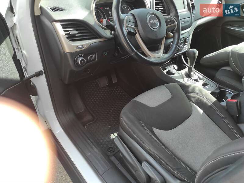 Позашляховик / Кросовер Jeep Cherokee 2014 в Києві