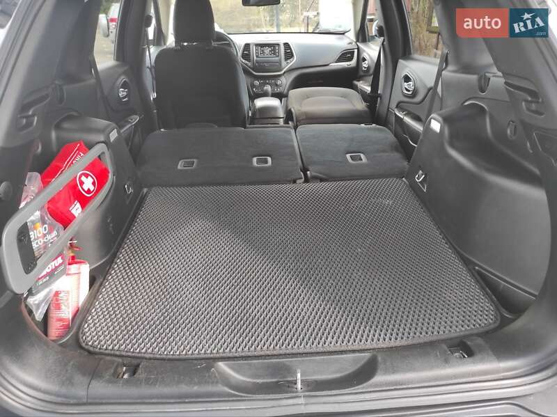 Позашляховик / Кросовер Jeep Cherokee 2014 в Києві