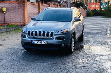 Внедорожник / Кроссовер Jeep Cherokee 2015 в 