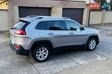 Внедорожник / Кроссовер Jeep Cherokee 2015 в 