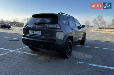 Внедорожник / Кроссовер Jeep Cherokee 2019 в 