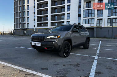 Внедорожник / Кроссовер Jeep Cherokee 2019 в 