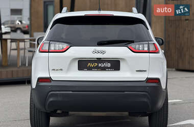Позашляховик / Кросовер Jeep Cherokee 2018 в 