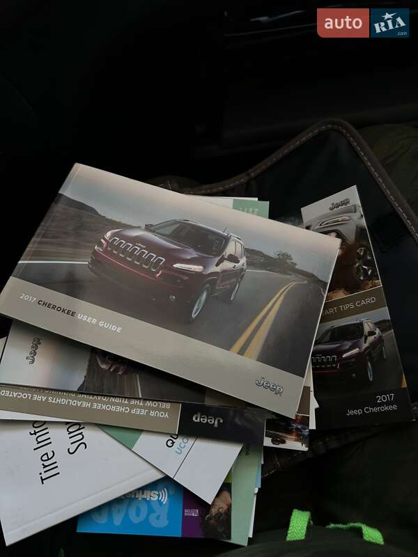 Внедорожник / Кроссовер Jeep Cherokee 2016 в Полтаве