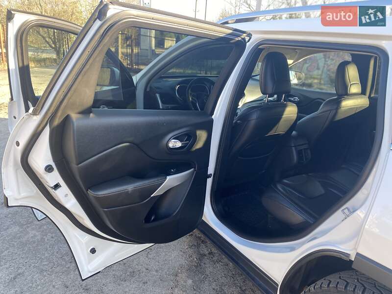 Позашляховик / Кросовер Jeep Cherokee 2017 в Нетішині