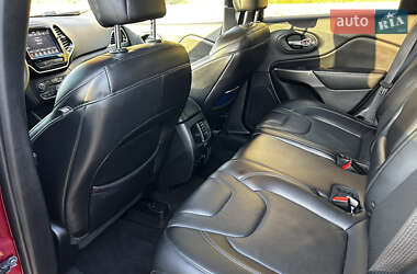 Внедорожник / Кроссовер Jeep Cherokee 2019 в 