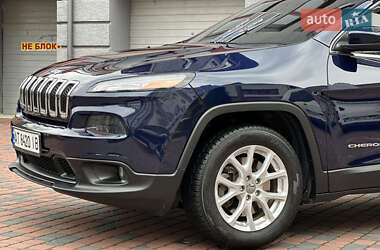 Внедорожник / Кроссовер Jeep Cherokee 2015 в 