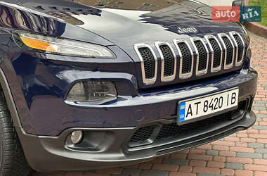 Внедорожник / Кроссовер Jeep Cherokee 2015 в 