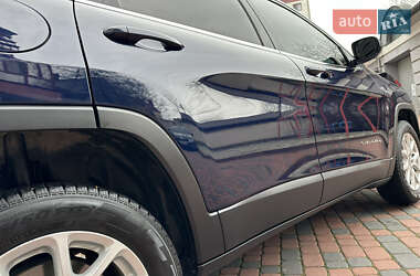Внедорожник / Кроссовер Jeep Cherokee 2015 в 
