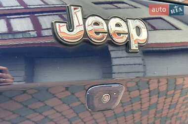 Внедорожник / Кроссовер Jeep Cherokee 2015 в 