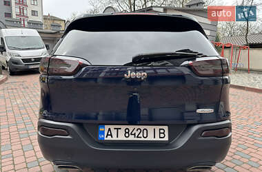 Внедорожник / Кроссовер Jeep Cherokee 2015 в 