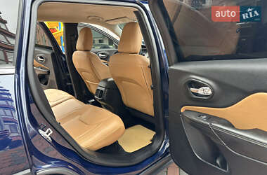 Внедорожник / Кроссовер Jeep Cherokee 2015 в 