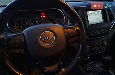 Позашляховик / Кросовер Jeep Cherokee 2020 в 
