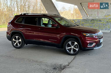Позашляховик / Кросовер Jeep Cherokee 2019 в 