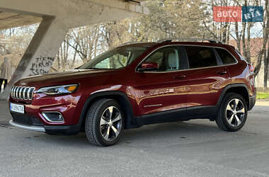 Позашляховик / Кросовер Jeep Cherokee 2019 в 
