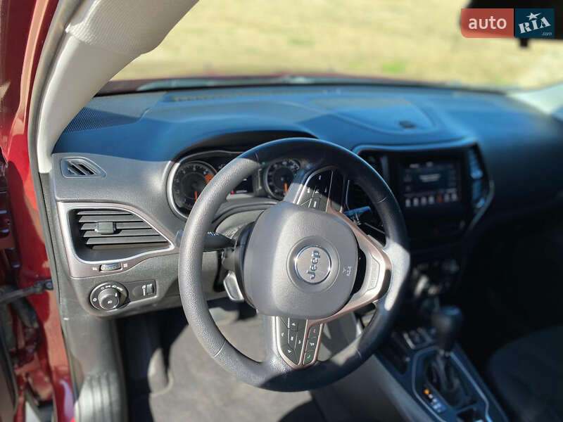 Внедорожник / Кроссовер Jeep Cherokee 2018 в Киеве