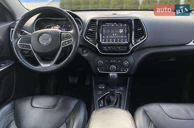 Позашляховик / Кросовер Jeep Cherokee 2018 в 