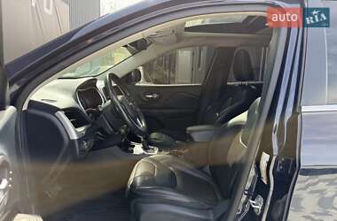 Внедорожник / Кроссовер Jeep Cherokee 2015 в 