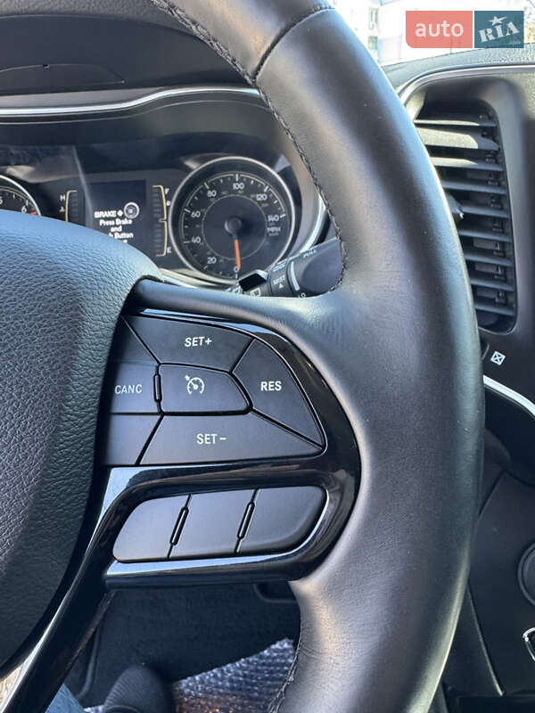 Внедорожник / Кроссовер Jeep Cherokee 2019 в Сумах