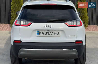 Позашляховик / Кросовер Jeep Cherokee 2019 в 