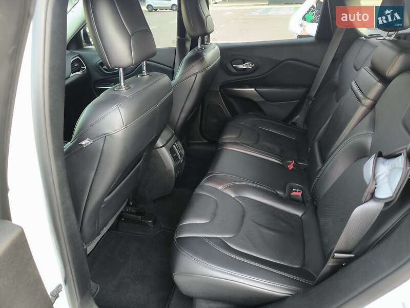 Позашляховик / Кросовер Jeep Cherokee 2019 в Києві
