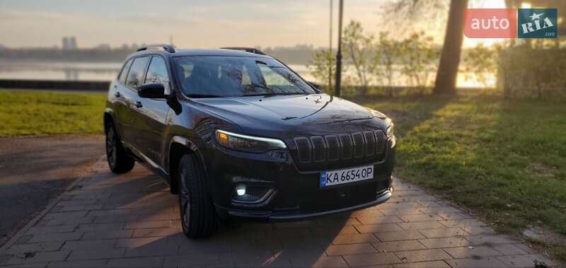 Внедорожник / Кроссовер Jeep Cherokee 2020 в Киеве
