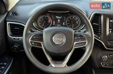 Внедорожник / Кроссовер Jeep Cherokee 2019 в 