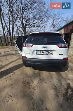 Внедорожник / Кроссовер Jeep Cherokee 2019 в 