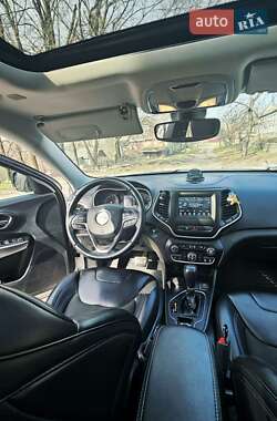 Внедорожник / Кроссовер Jeep Cherokee 2019 в 