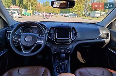 Позашляховик / Кросовер Jeep Cherokee 2018 в 