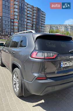 Позашляховик / Кросовер Jeep Cherokee 2018 в 