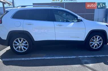 Внедорожник / Кроссовер Jeep Cherokee 2016 в 