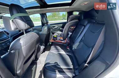 Внедорожник / Кроссовер Jeep Cherokee 2016 в 