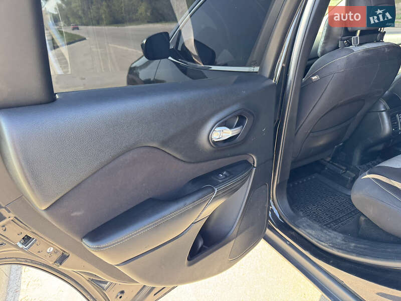 Позашляховик / Кросовер Jeep Cherokee 2014 в Києві фото 13 Позашляховик / Кросовер Jeep Cherokee 2014 в Києві