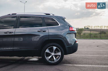 Позашляховик / Кросовер Jeep Cherokee 2020 в 