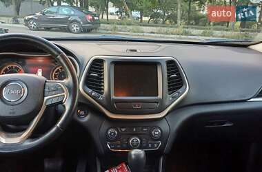 Внедорожник / Кроссовер Jeep Cherokee 2016 в 