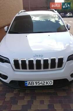 Позашляховик / Кросовер Jeep Cherokee 2018 в 