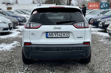 Позашляховик / Кросовер Jeep Cherokee 2018 в 