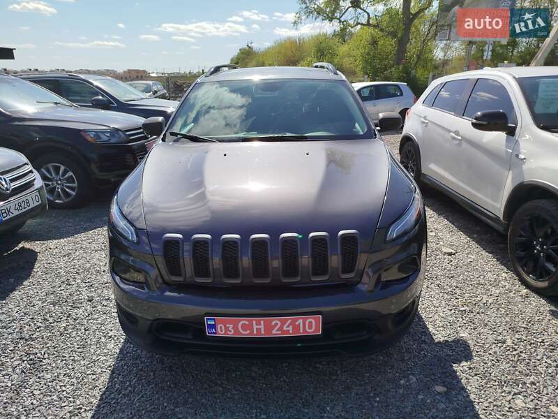 Внедорожник / Кроссовер Jeep Cherokee 2016 в Ровно